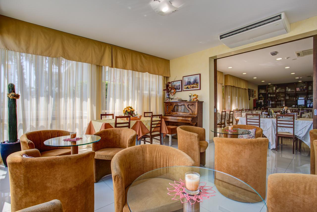 Hotel Deanna Bellaria-Igea Marina Dış mekan fotoğraf